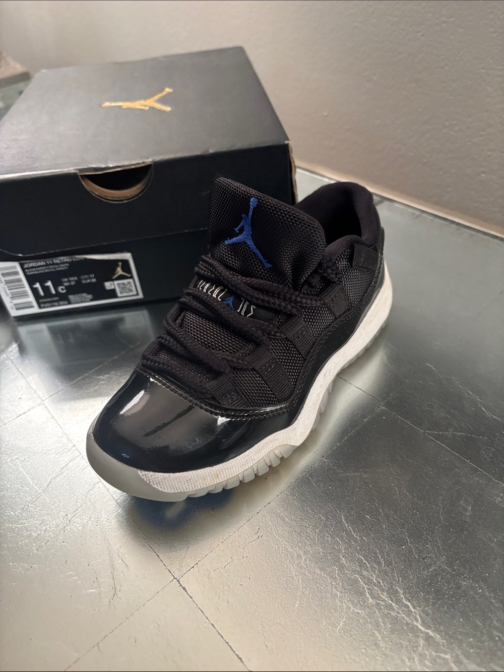 Jordan Boys' Black & Blue Low-Top Sneakers